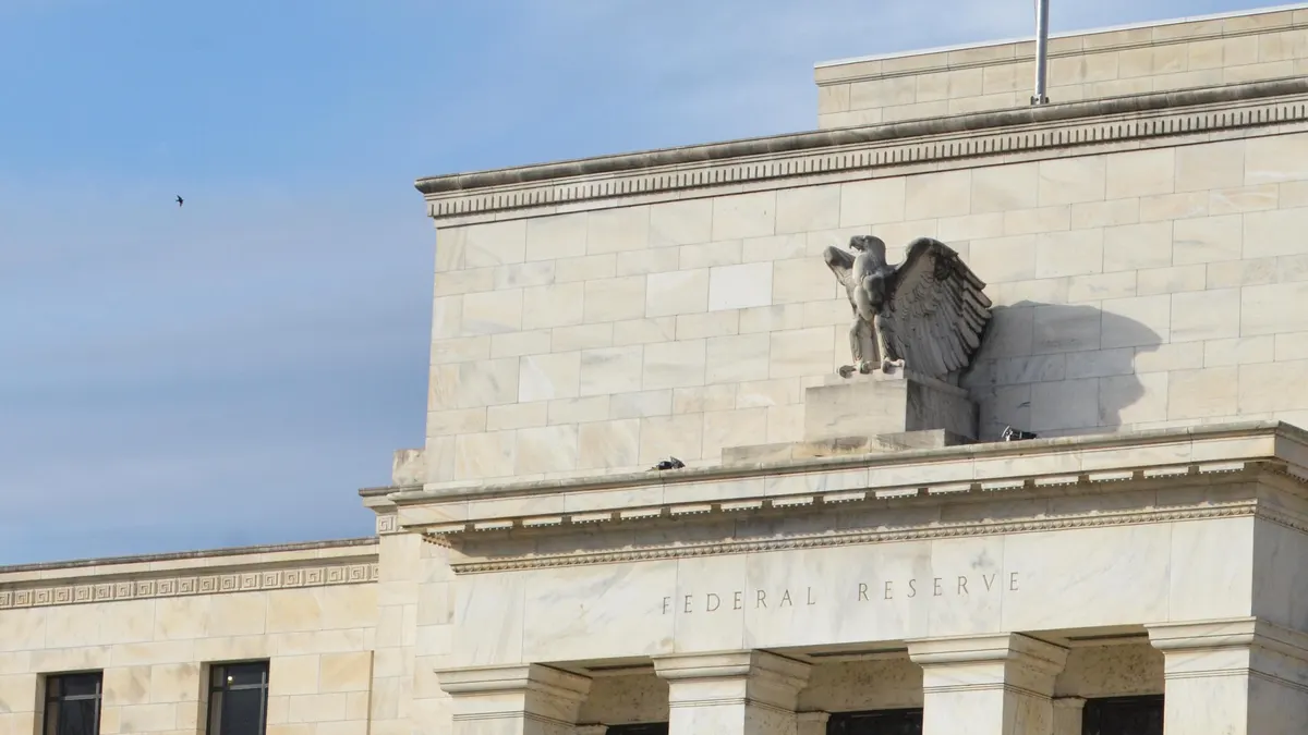 Fed avança propostas para regular stablecoins sob o GENIUS Act