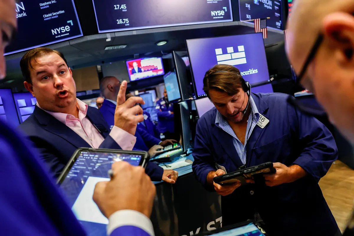 Futuros de Wall Street sobem 400 pontos após tombo provocado pelo Fed
