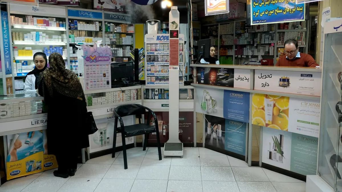 Sanções dos EUA e inflação deixam pacientes crônicos sem remédio no Irã