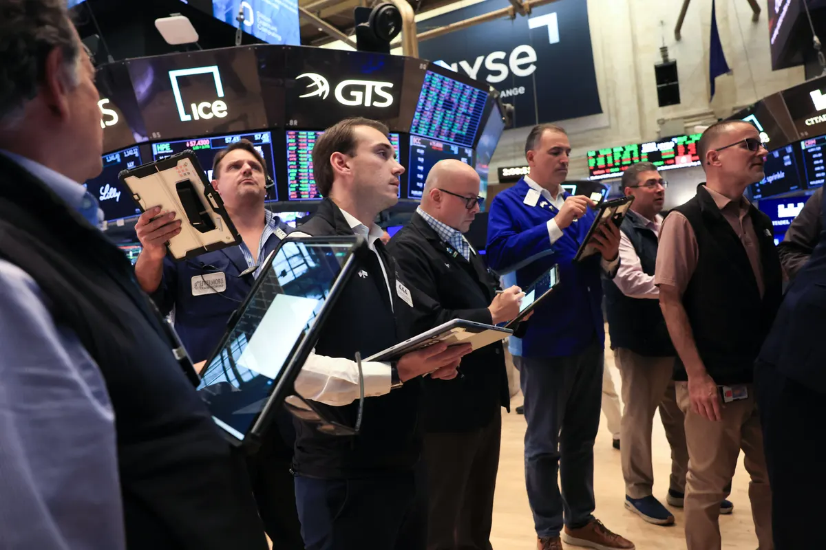 Wall Street sobe com queda de yields e petróleo após tombo pós-Fed